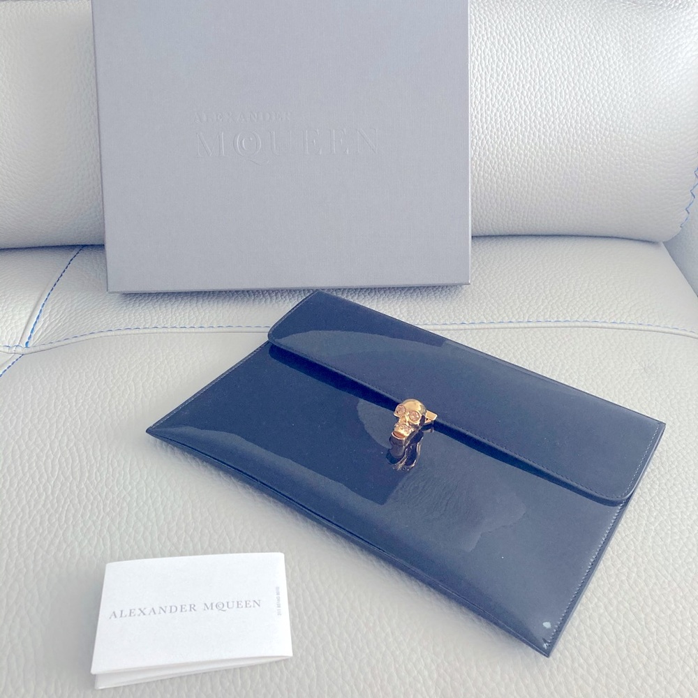 Alexander McQueen Skull Clutch with box